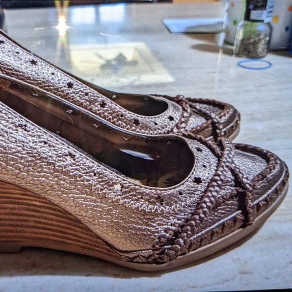 COPY - Seychelles brownish bronze leather size 6 wedge shoes - Picture 1 of 7